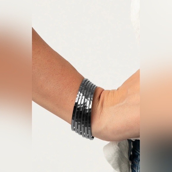 Gunmetal layered cuff bracelet - Picture 1 of 7